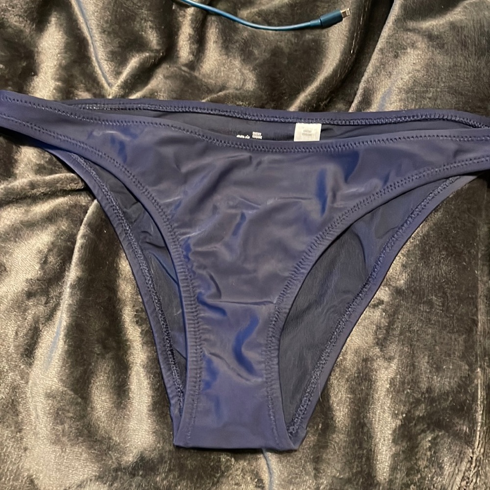Navy blue cheeky swim bottoms